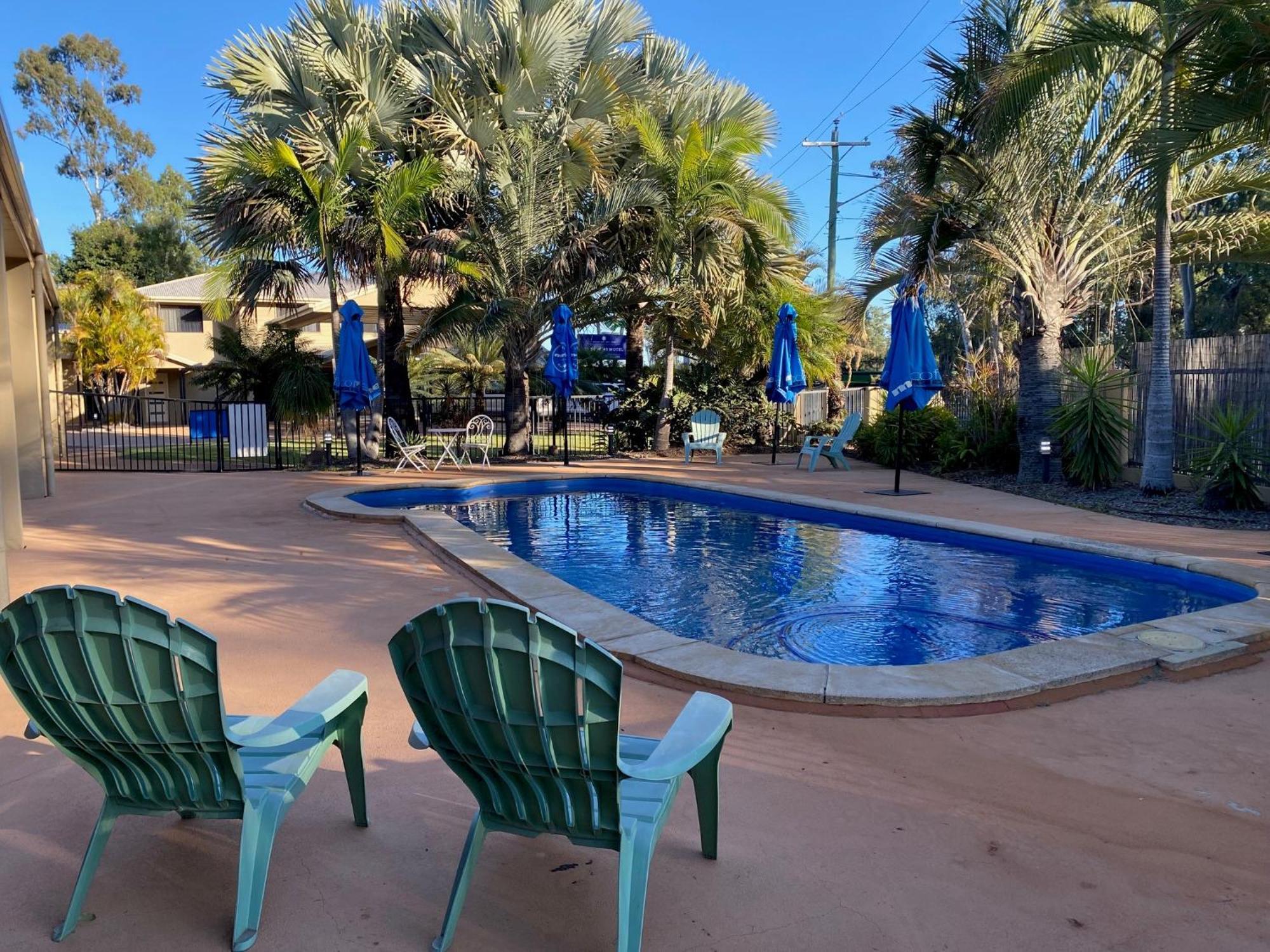 The Palms Motel Chinchilla Bagian luar foto
