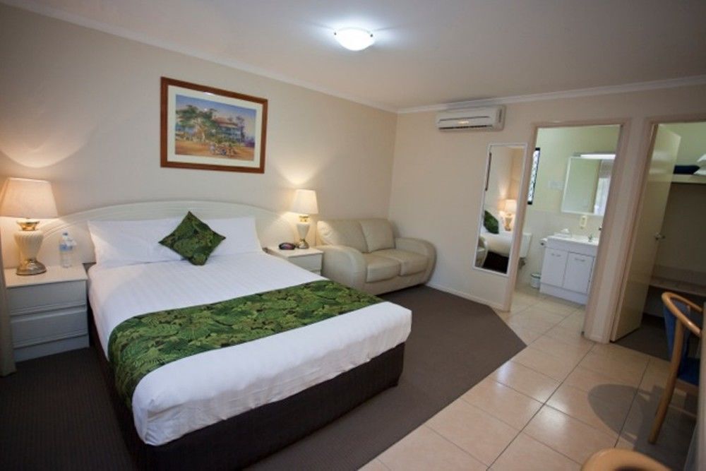 The Palms Motel Chinchilla Bagian luar foto